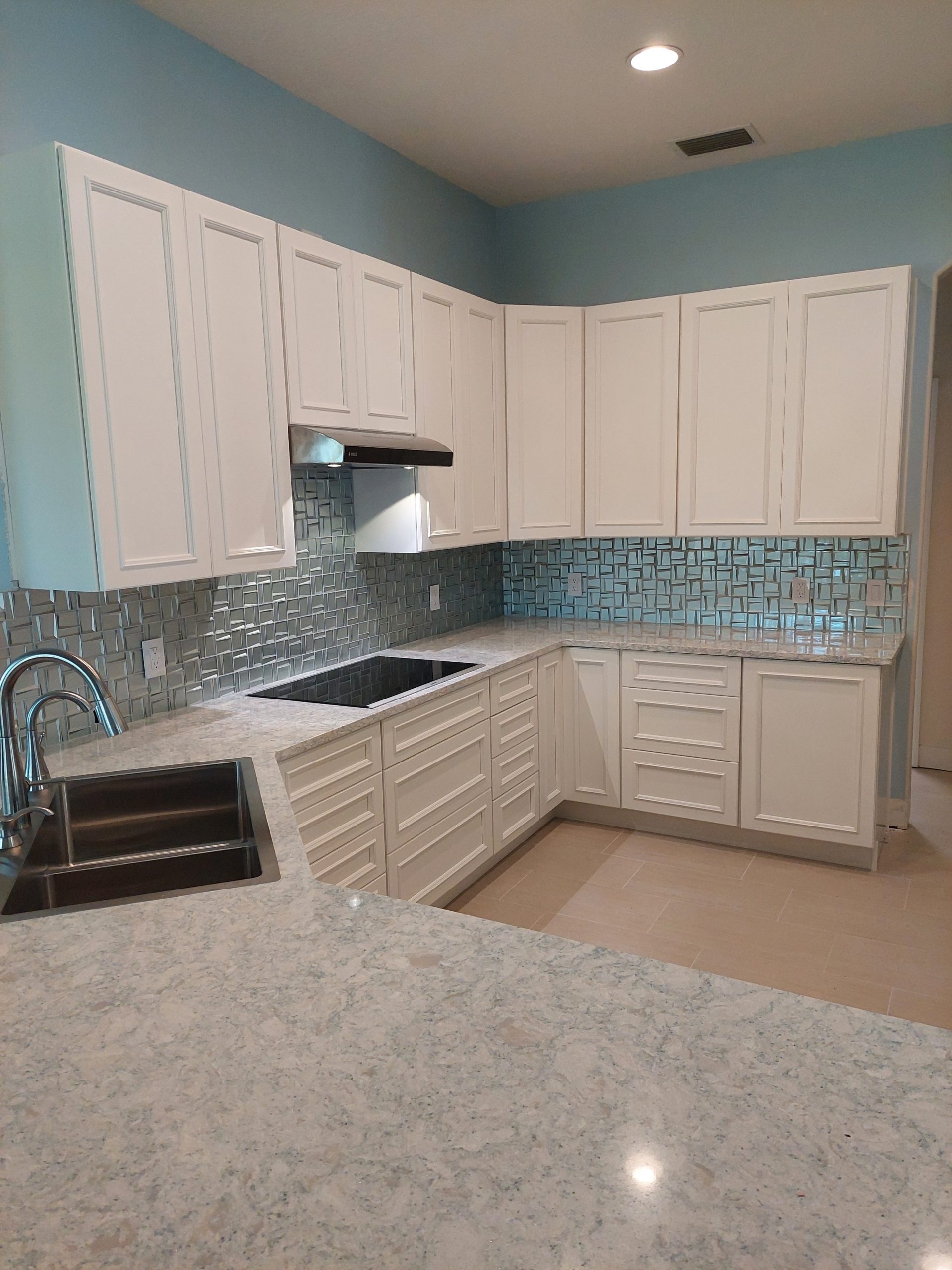 Traditional Kitchen Remodel by Vonjett Kitchen, Bath & Flooring Store project photo