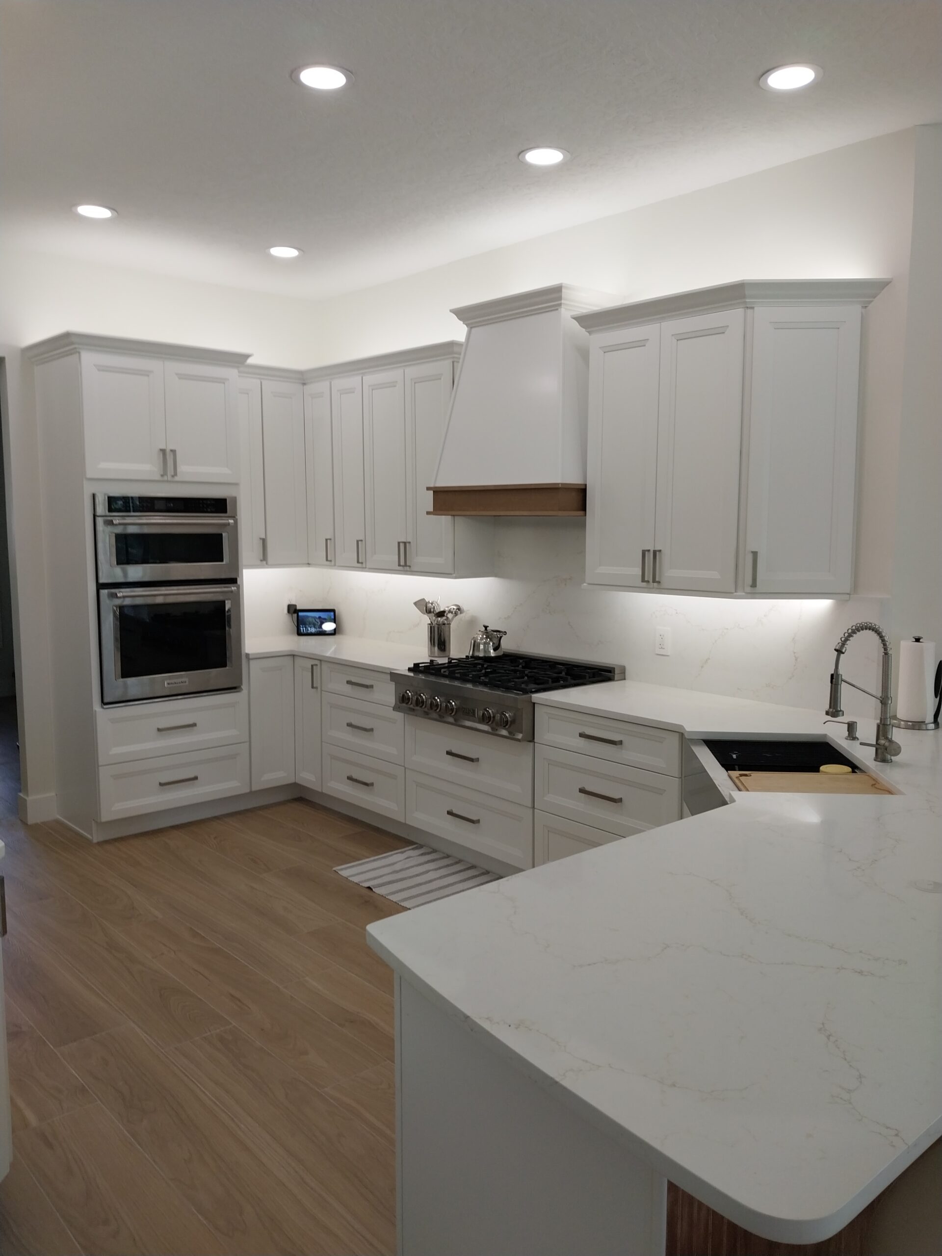 Traditional Transitional Kitchen Remodel by Vonjett Kitchen, Bath & Flooring Store project photo
